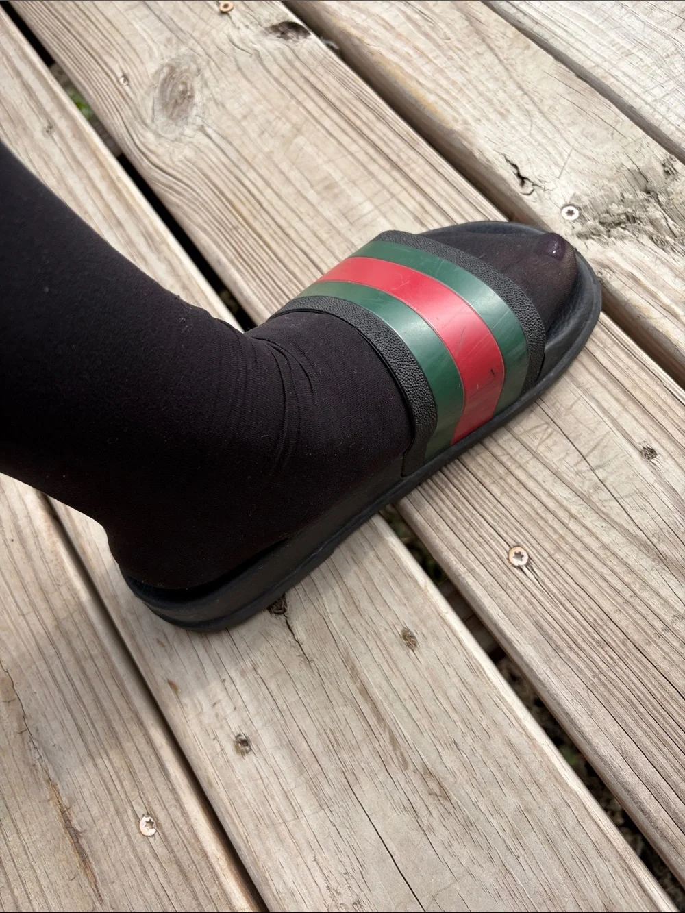 Gucci Black Slide Sandals with Green and Red Stripe size 5 boys.